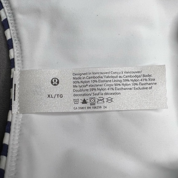 Lululemon Seersucker Skimpy Mid Rise Bottom NWT Size XL (Stripped White Blue) - Picture 10 of 11